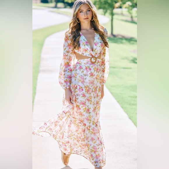 - NWT Gianni Bini Lillian Eyelet Floral Cutout Maxi Dress Size 6 - Picture 3 of 16